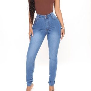 Fashion nova jeans never worn!